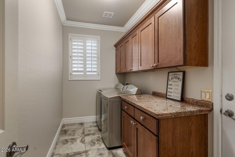 2687 N 162nd Ln Laundry