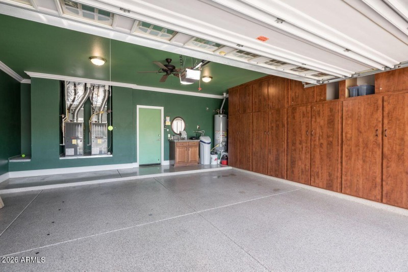 2687 N 162nd Ln Garage