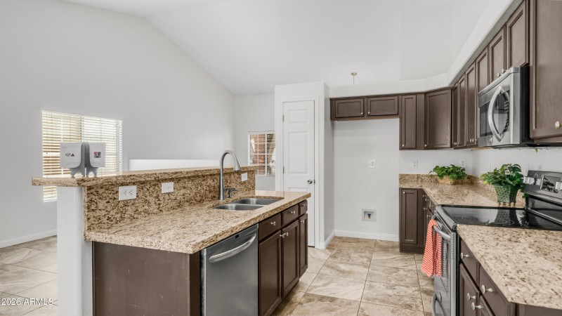 8944 W Fullam St (8)