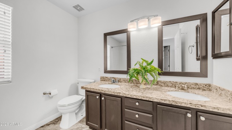 8944 W Fullam St (19)