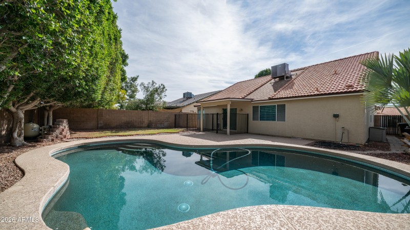 8944 W Fullam St Exterior Photos-9