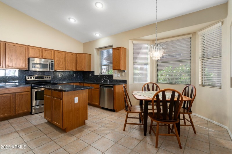 Wide View Kitchen and Breakfast Rm