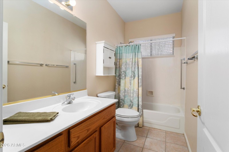 Guest Bath with Tub and Shower Combo