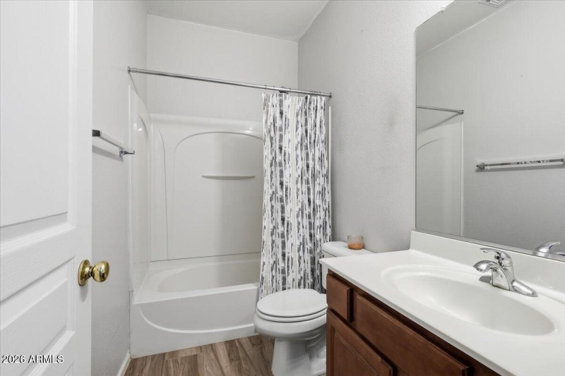 Downstairs full bath