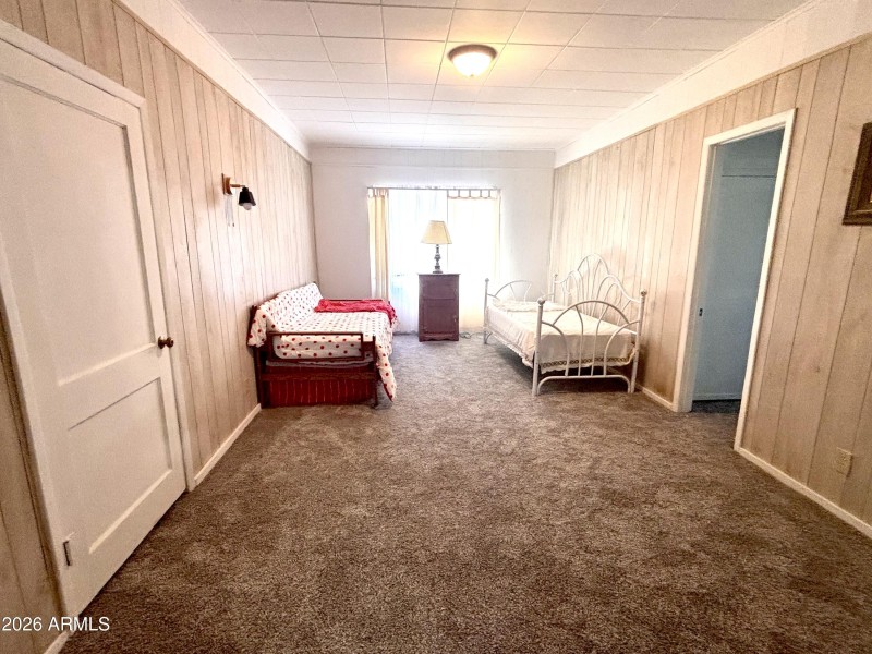 Middle Bedroom