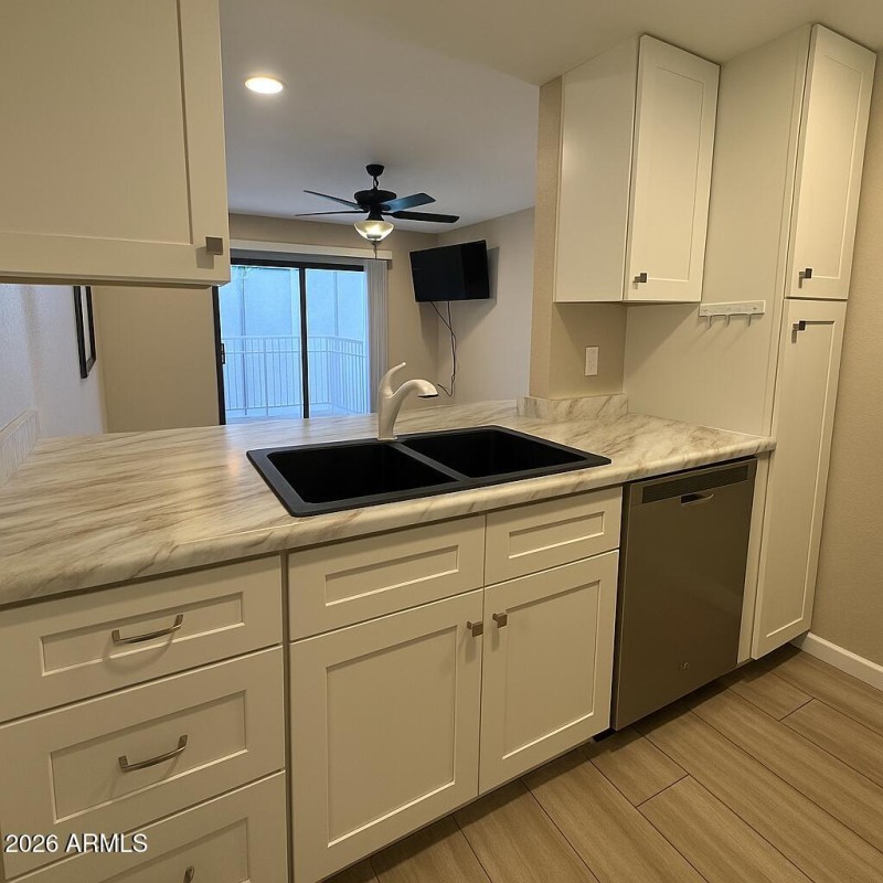 99E15E8A-8240-48A2-B916-927FB786D938