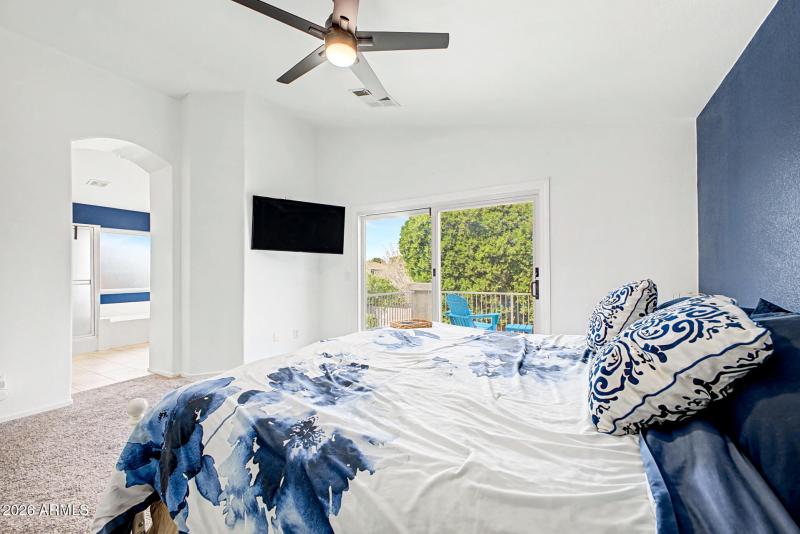 1st Bedroom - Primary Room