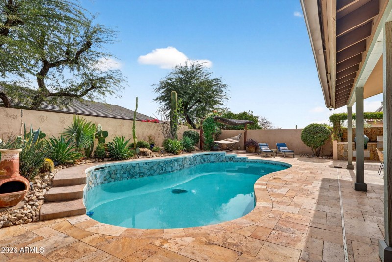 Backyard – Pool & Pergola