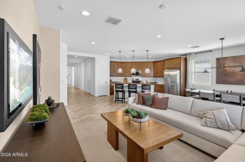 8-web-or-mls-54S 83rd Cir