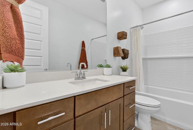 38-web-or-mls-37S 83rd Cir