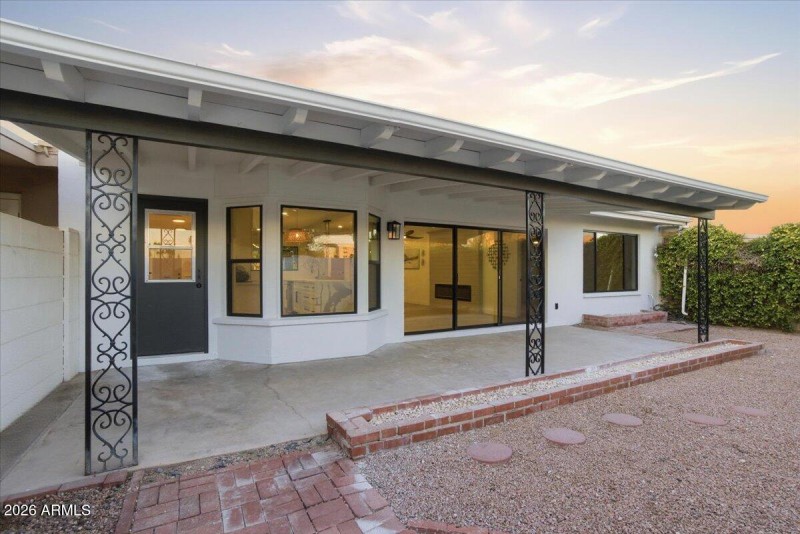 05-7805_E_Coolidge_St_5