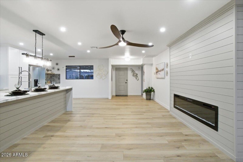 10-7805_E_Coolidge_St_9