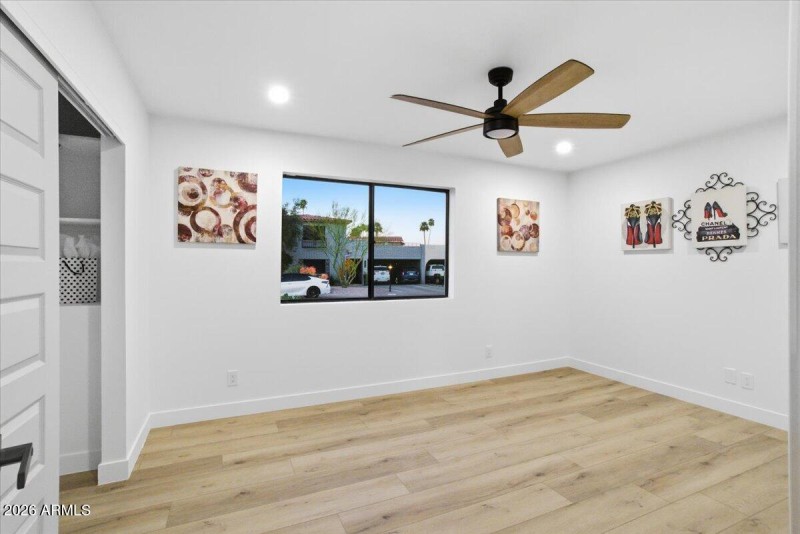 16-7805_E_Coolidge_St_15