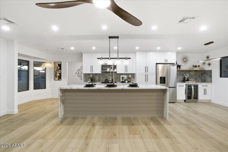 20-7805_E_Coolidge_St_19