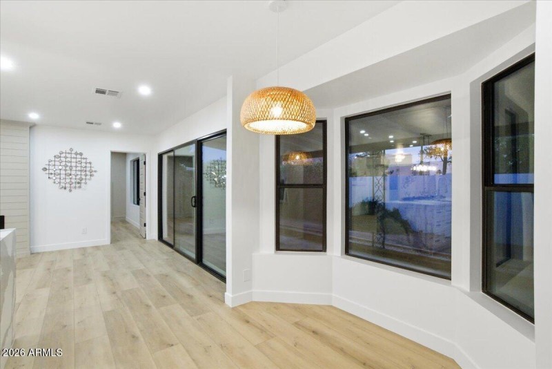 23-7805_E_Coolidge_St_22