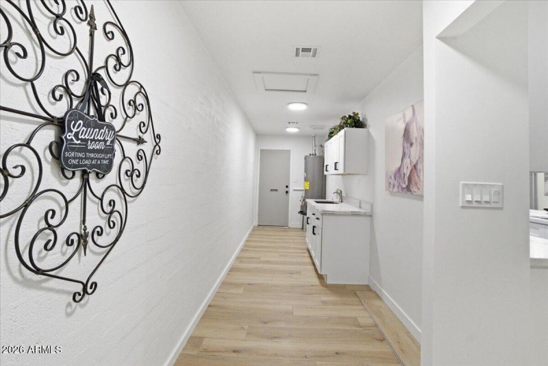 24-7805_E_Coolidge_St_23