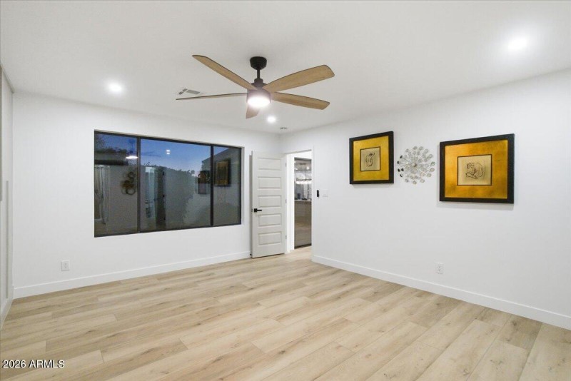 30-7805_E_Coolidge_St_29