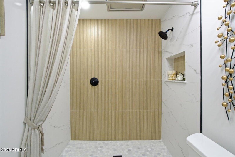 32-7805_E_Coolidge_St_31