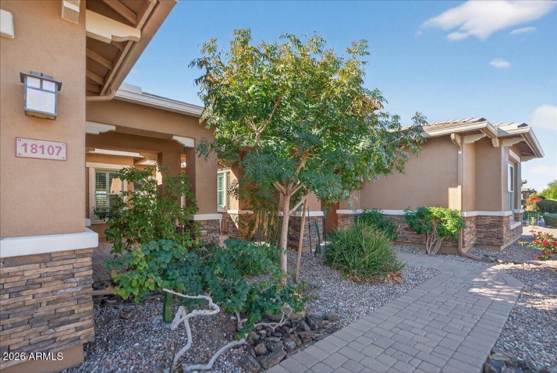 08-18107 W Acacia Dr_RedHogMedia