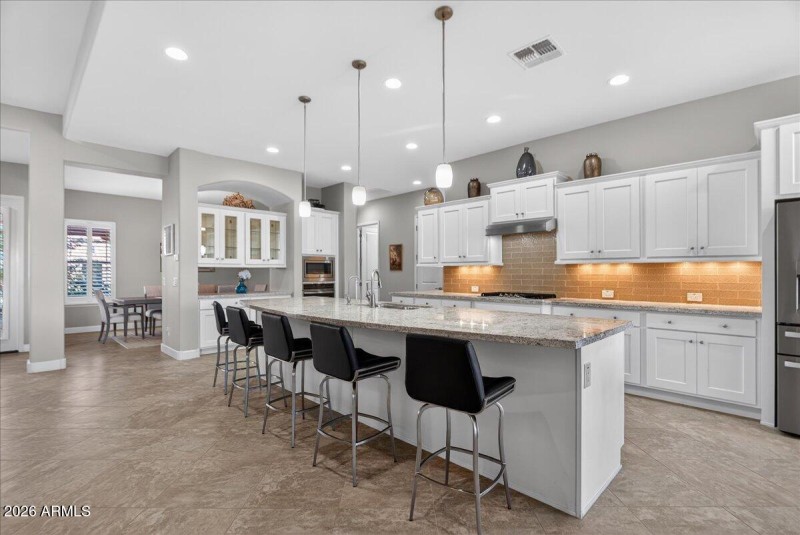 25-18107 W Acacia Dr_RedHogMedia