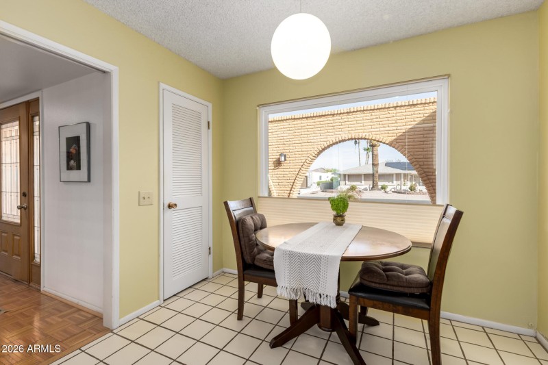 16022_Breakfast_Area