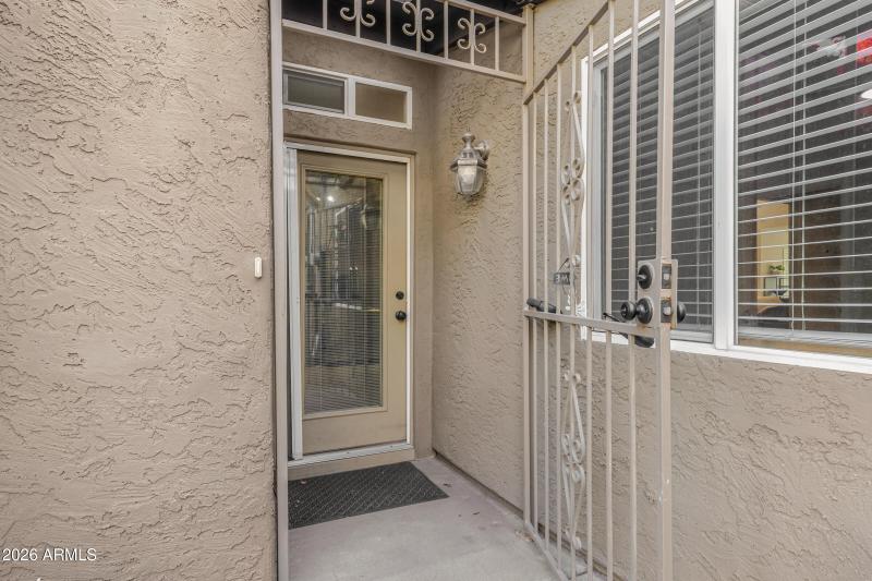 1231 E Bluebell Ln-4