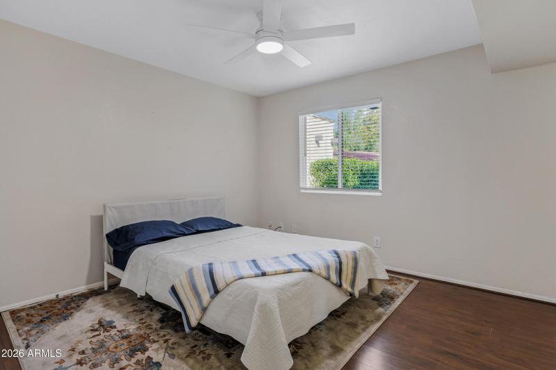 1231 E Bluebell Ln-16