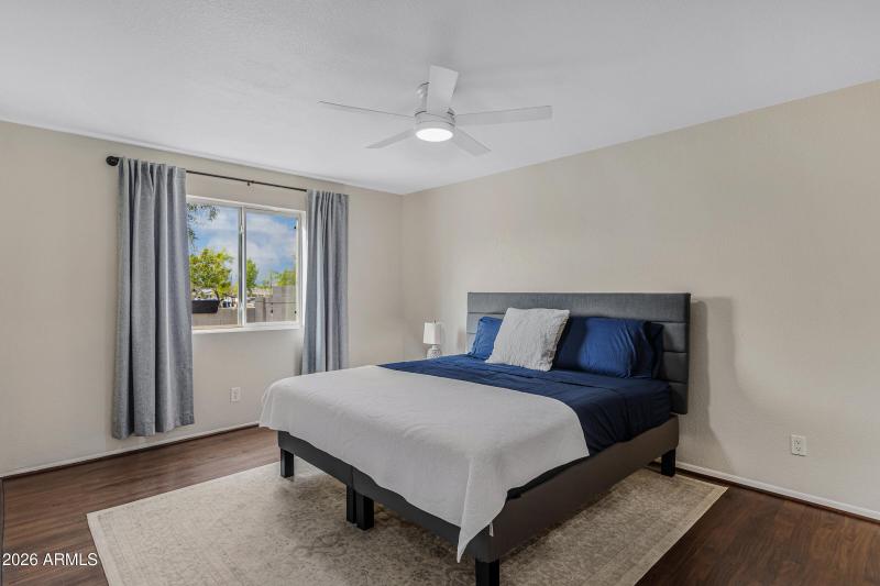 1231 E Bluebell Ln-18