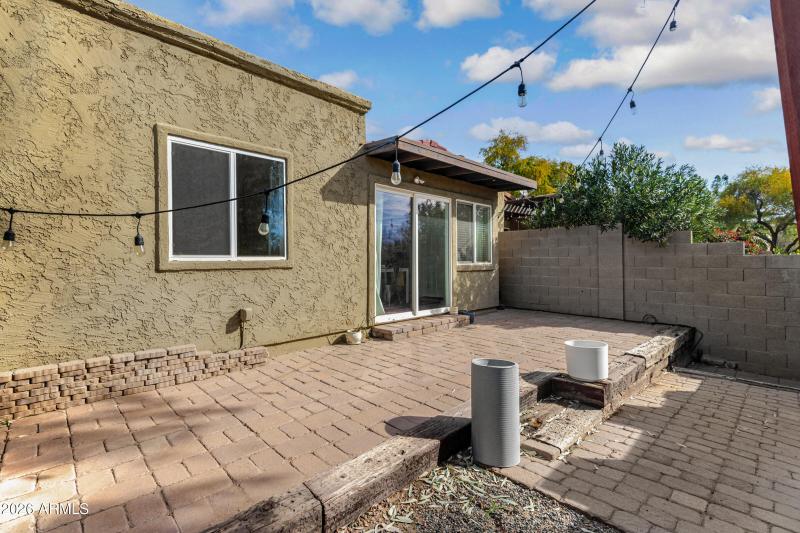 1231 E Bluebell Ln-23