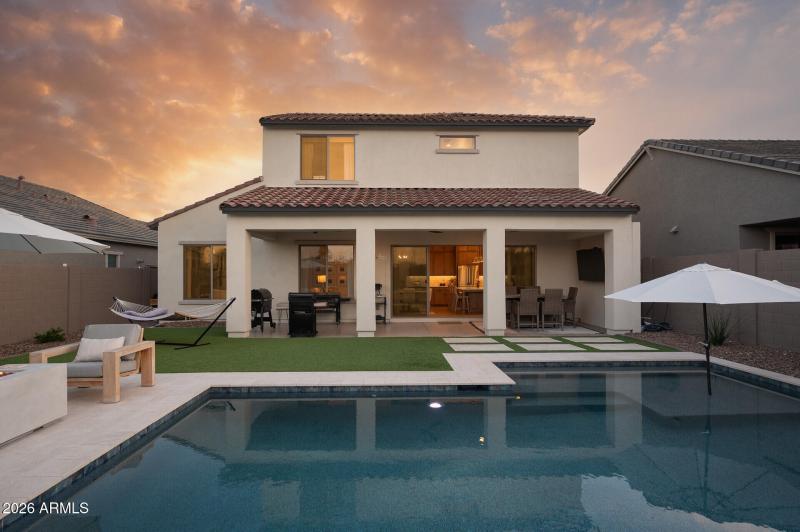 103_20076_W_Campbell_Art11_mls