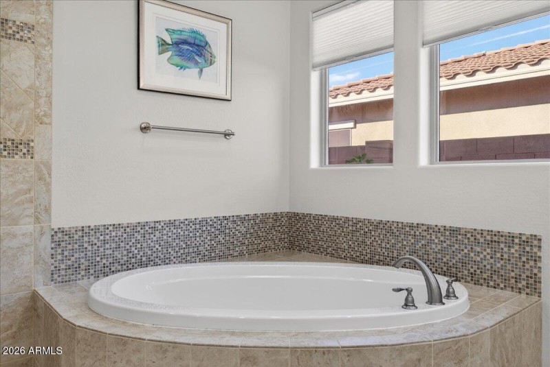 38-18107 W Acacia Dr_RedHogMedia