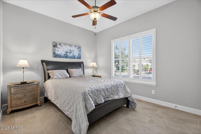 40-18107 W Acacia Dr_RedHogMedia