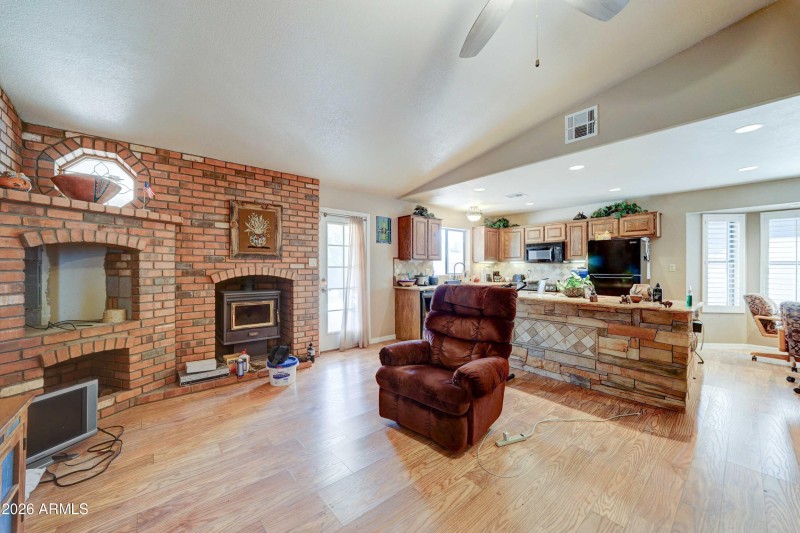 1413 S Norwalk Cir-12