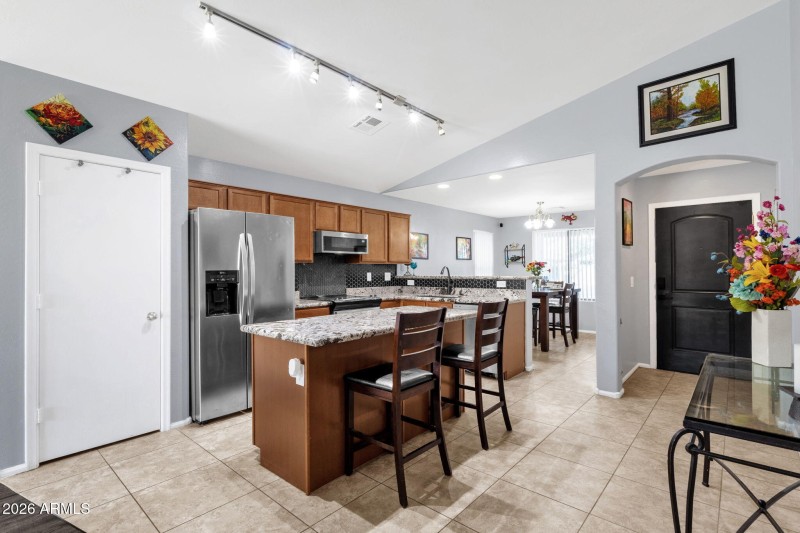 10-web-or-mls-4629-w-carson-rd