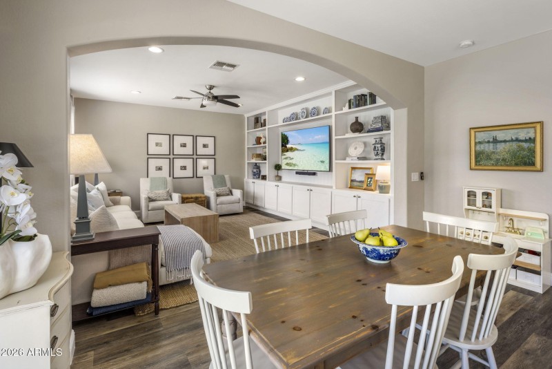 Eat in Kitchen Dining Area