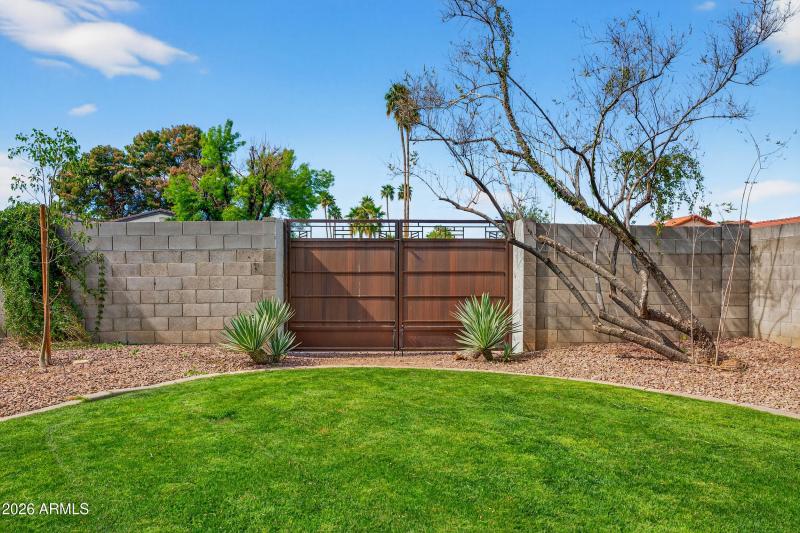 RV GATE