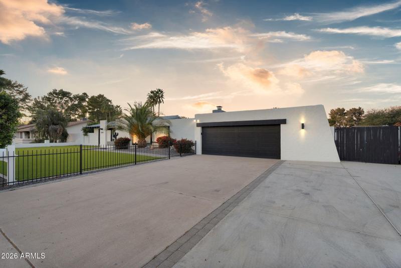 2-web-or-mls-5410 E Cactus Rd-3