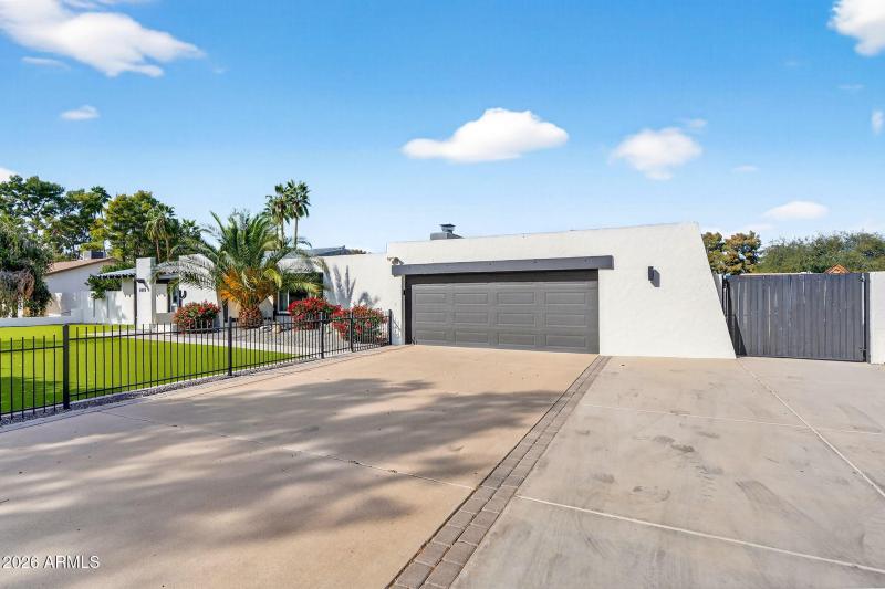 6-web-or-mls-32E Cactus Rd