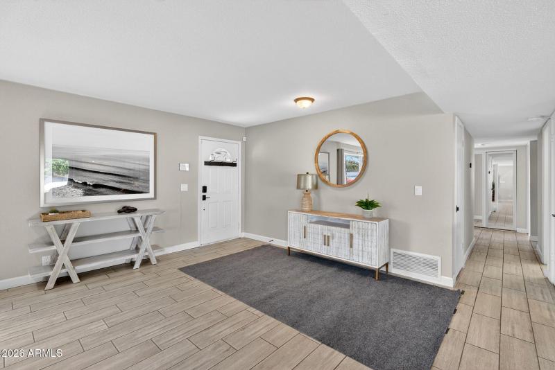 8-web-or-mls-20E Cactus Rd