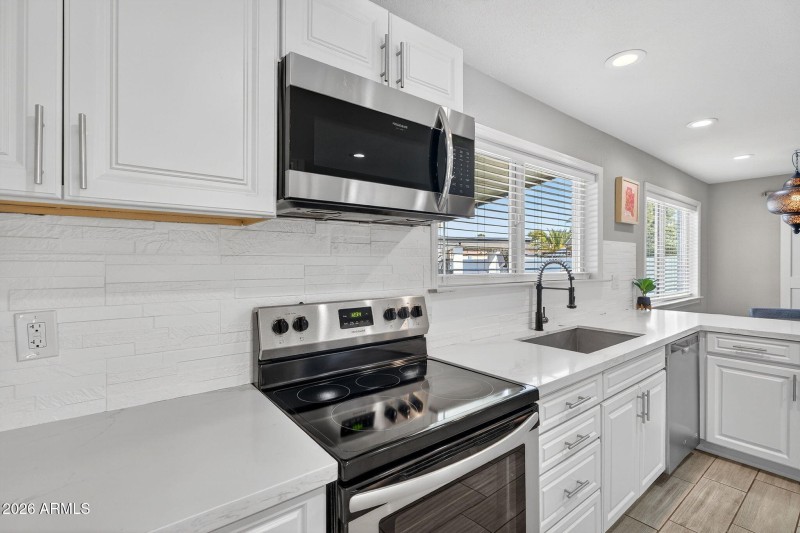 17-web-or-mls-15E Cactus Rd