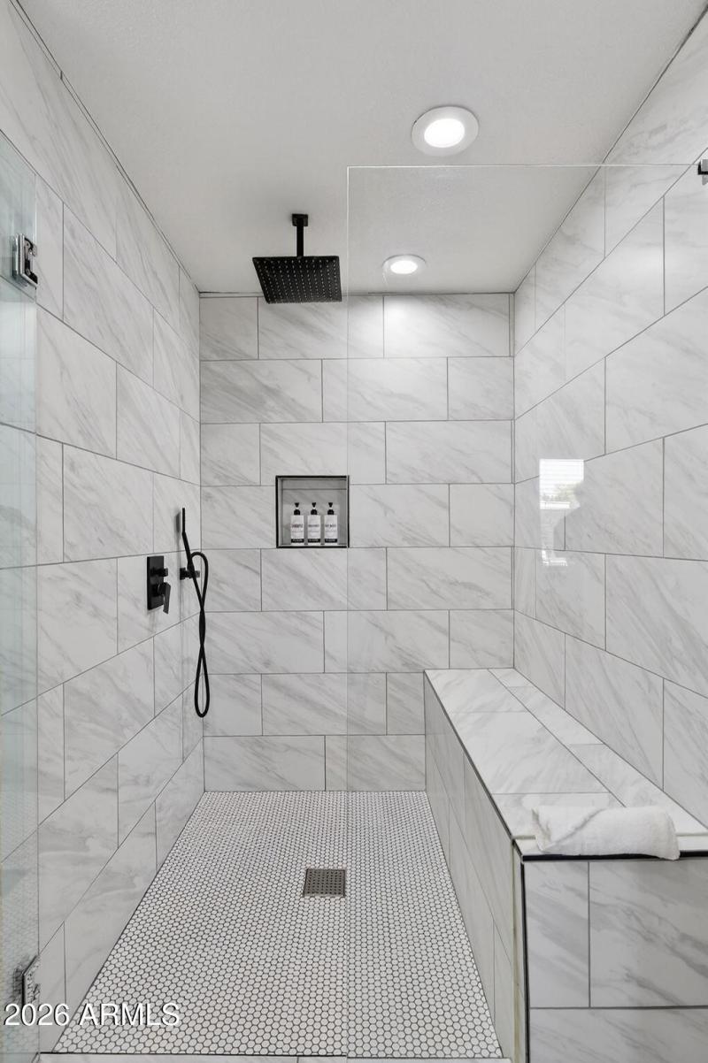 24-web-or-mls-10E Cactus Rd