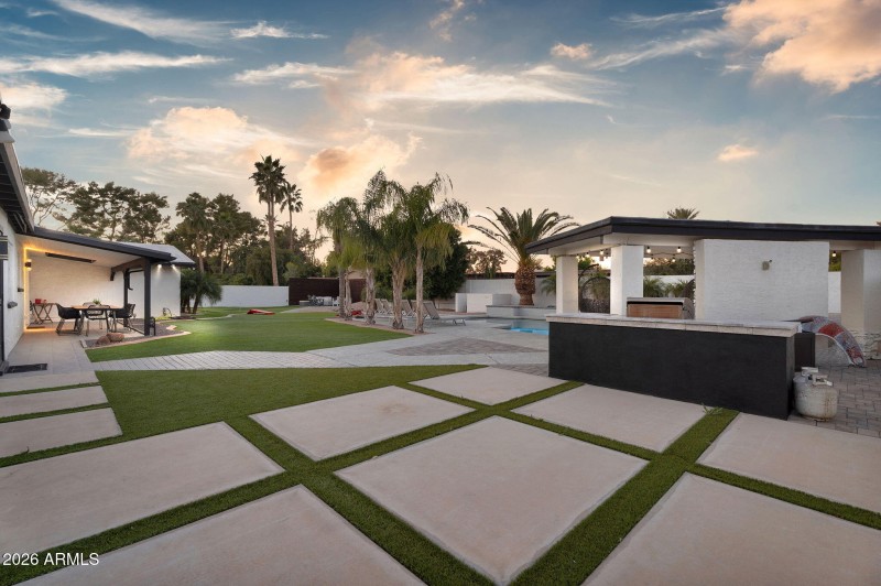 37-web-or-mls-5410 E Cactus Rd-4