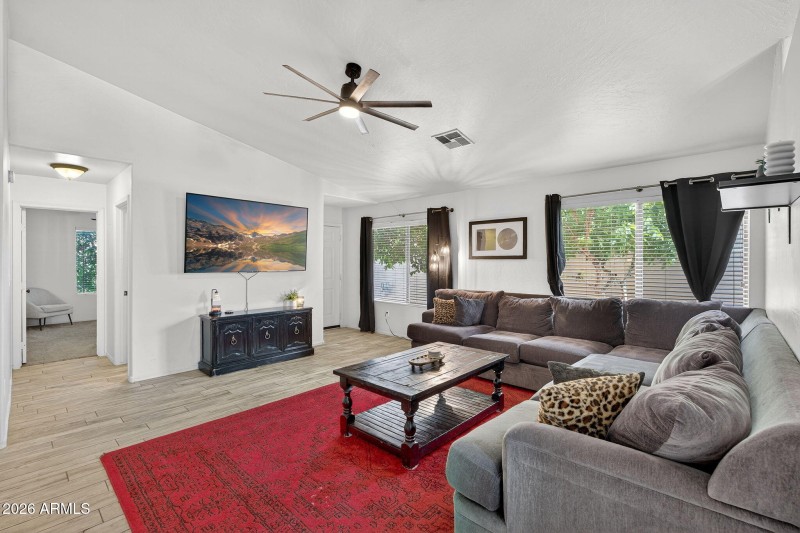 7-web-or-mls-06W Vaughn Ave