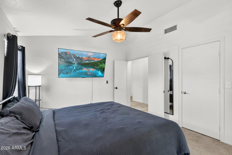 20-web-or-mls-17W Vaughn Ave