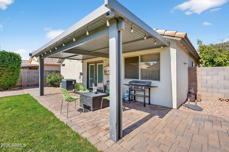 35-web-or-mls-37W Vaughn Ave