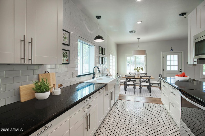 1550 E CHEERY LYNN Road