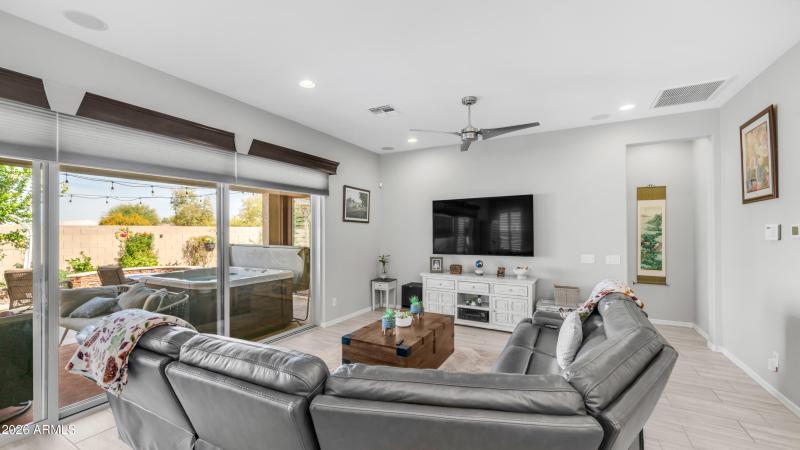 3756 E Wisteria Dr (21)