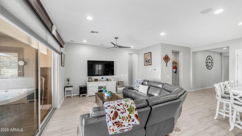 3756 E Wisteria Dr (22)