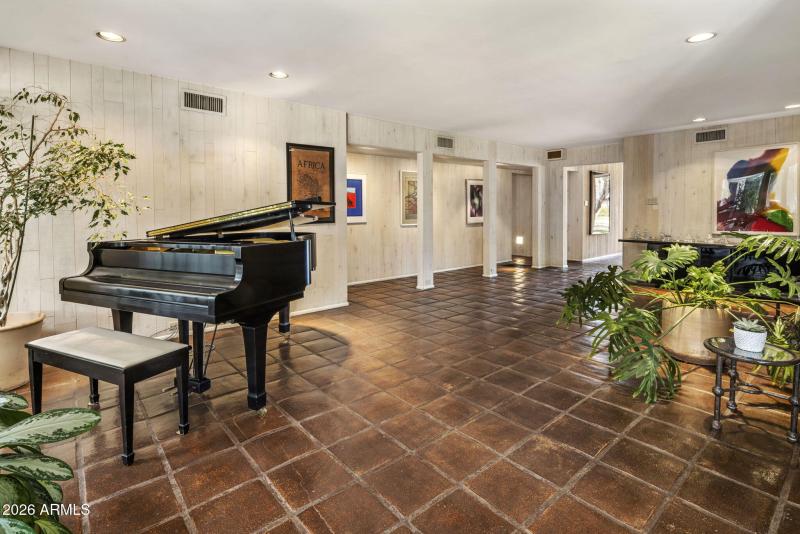 Contemporary details