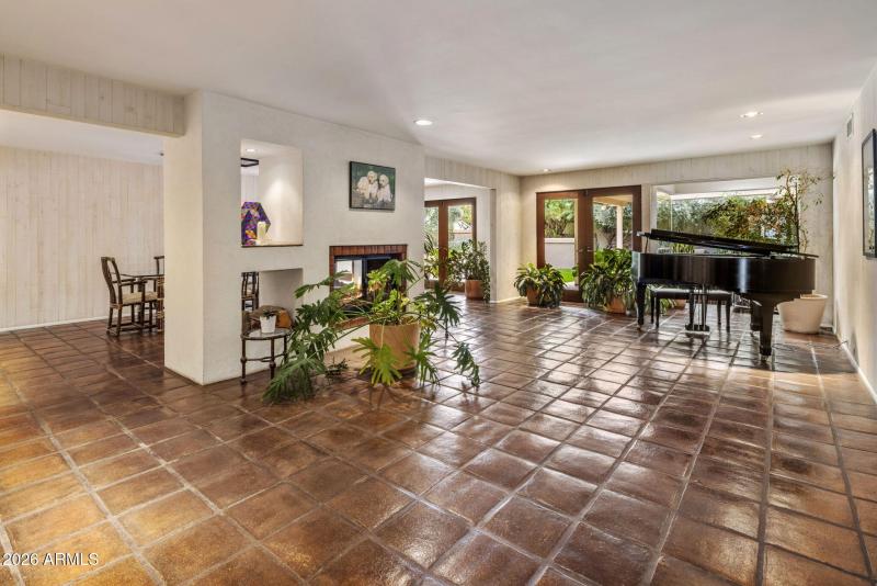 Spacious living room